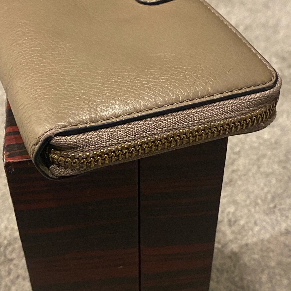Marc Jacobs Wallet - Picture 2 of 7